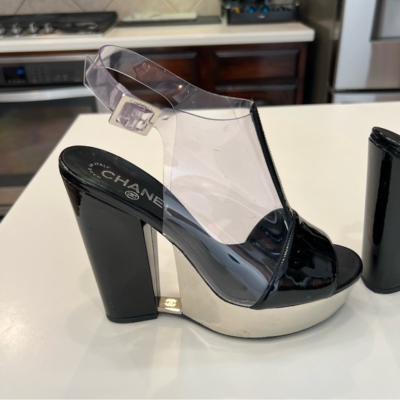CHANEL Patent and Chrome Vintage Wedge Sandals Spring 2007 AUTHENTIC - Picture 3 of 11